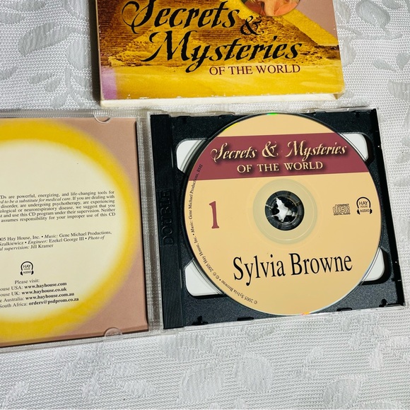 Sylvia Browne 2 cd Secrets and Mysteries of the World Book audiobook - Picture 5 of 8